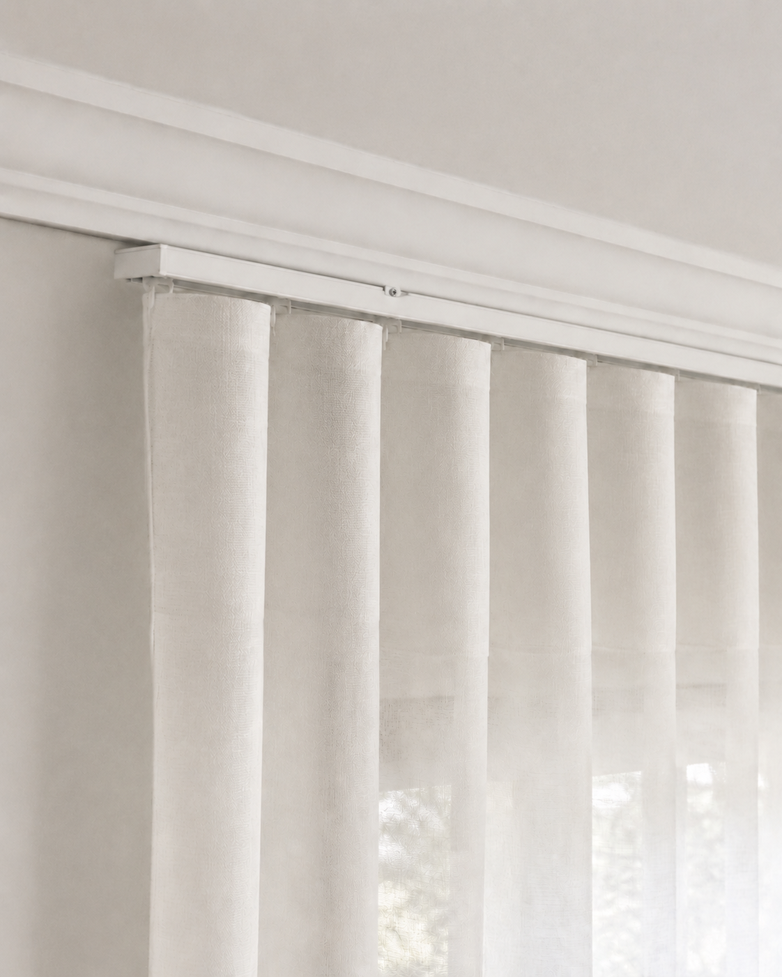 Wall-mounted curtain track