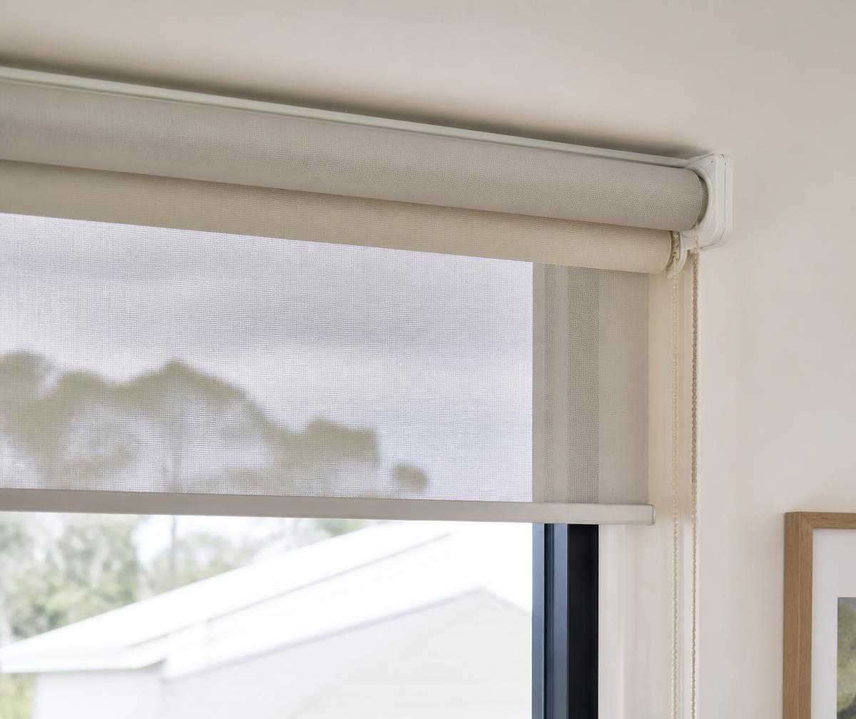 Dual roller blind system with sunscreen and blockout blinds on one bracket